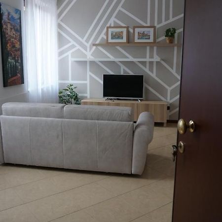 Appartamento A Verona E Parcheggio Nella Proprieta Екстериор снимка